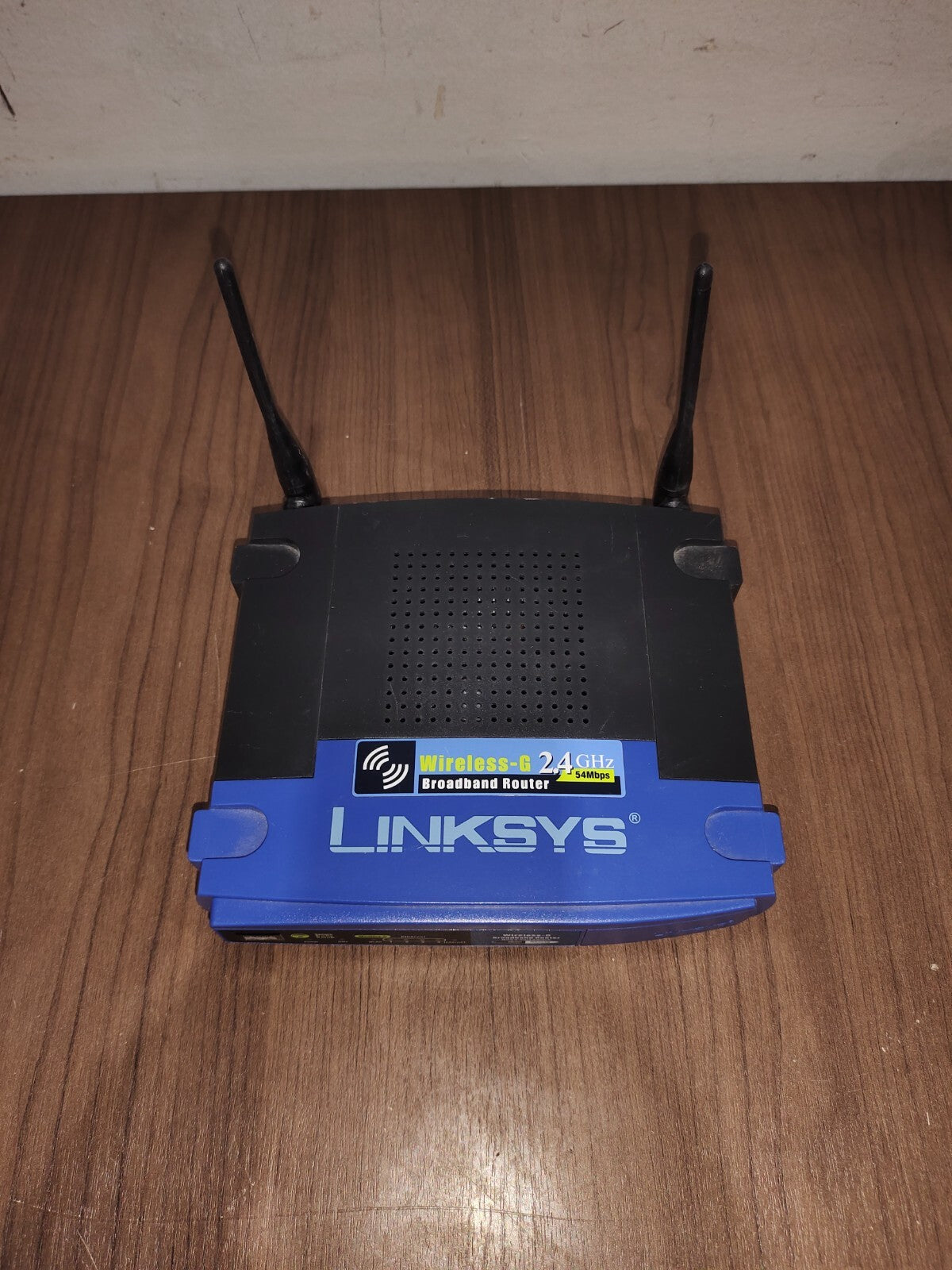 Linksys WRT54G V8 54 Mbps 4-Port 10/100 Wireless G Router