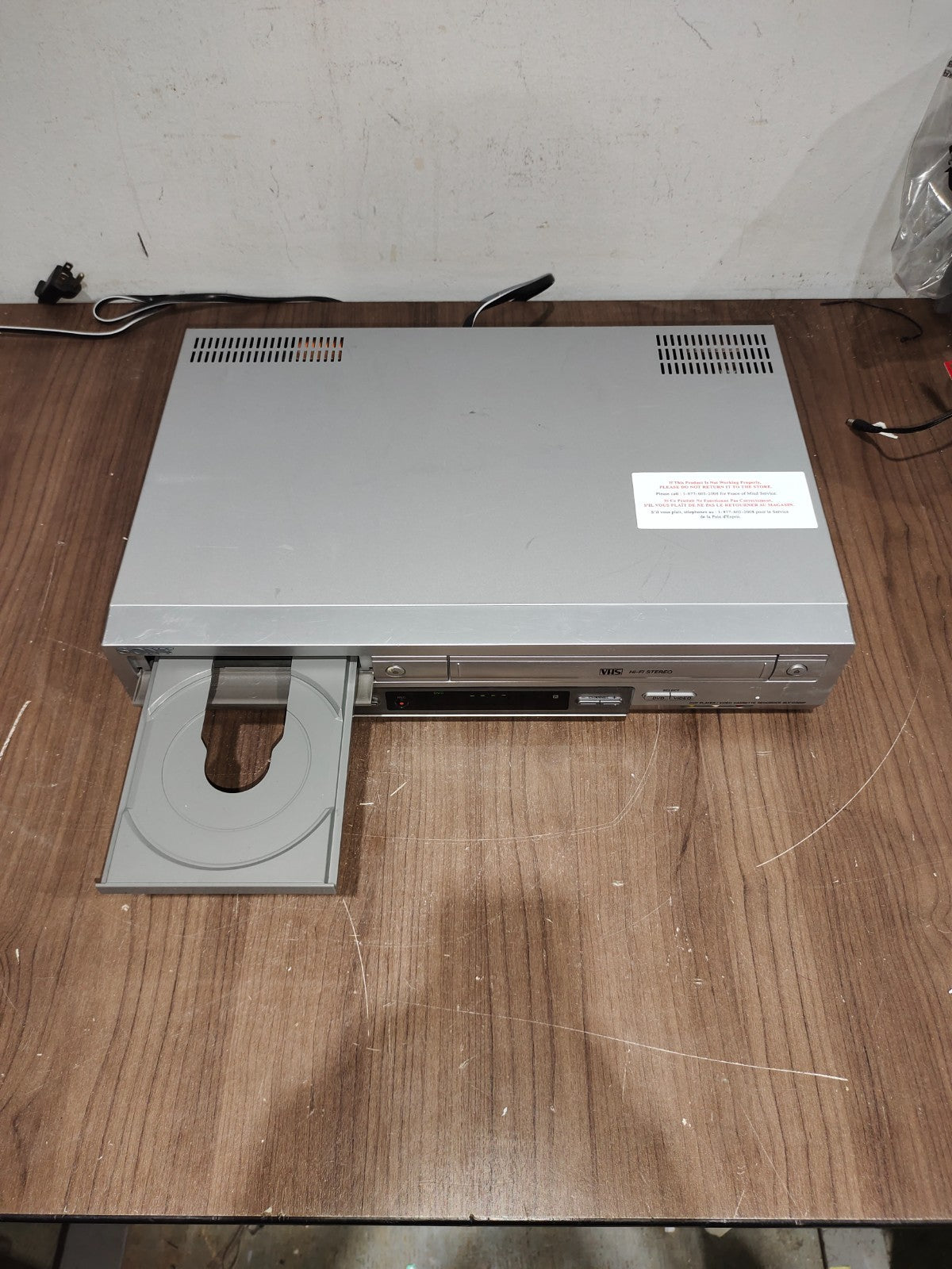 Sony DVD Player VCR Player Combo - Silver - Model - SLV-D300P