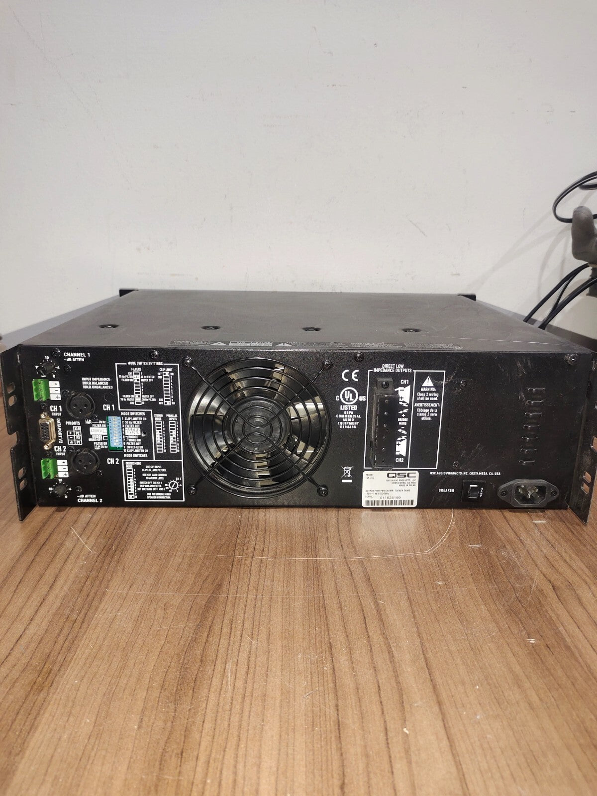 QSC ISA 750 POWER AMPLIFIER