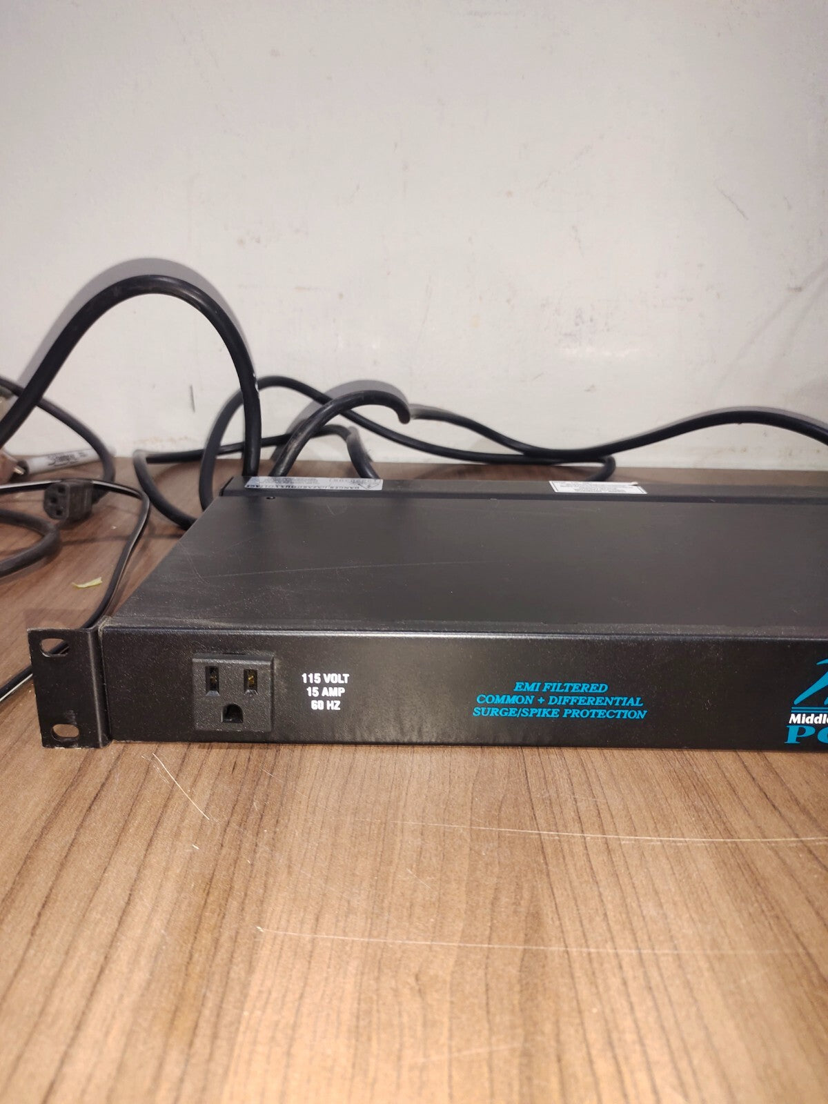 Middle Atlantic Products PD-915R-PL 15 Amp 9 Outlet Surge Protection Power Strip