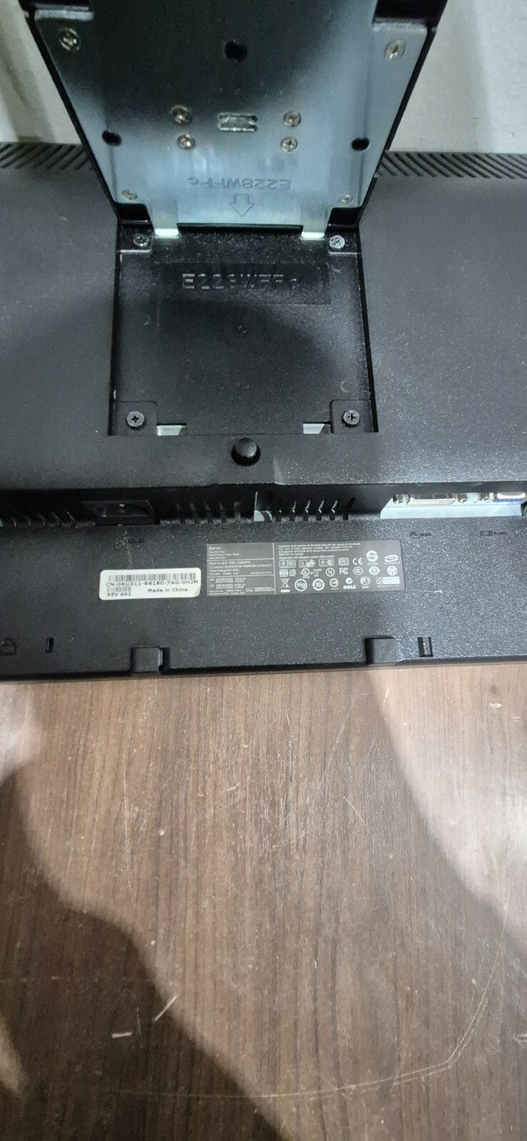 Dell E228WFPc Widescreen Monitor 22 inch 1680x1050 W/Power&VGA Cable