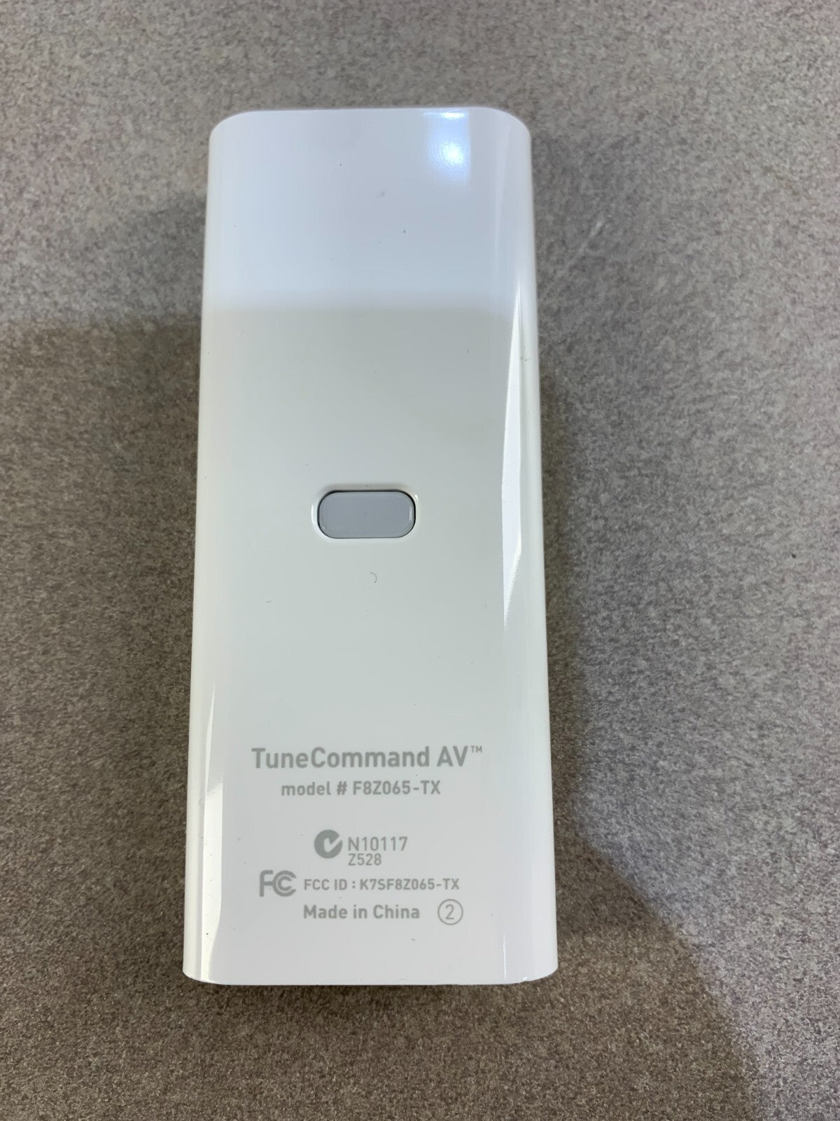 Belkin F8Z065 iPod Tune Command Remote Control