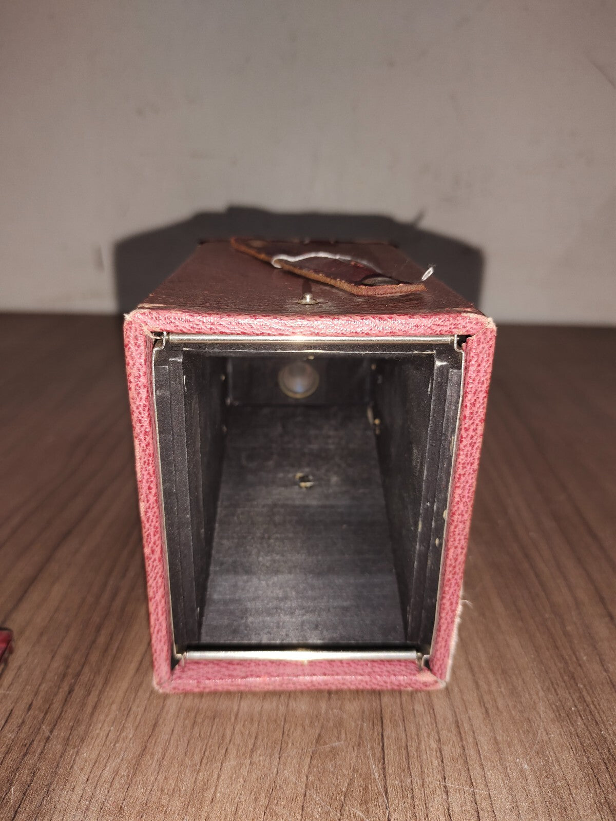1910 AGFA ANSCO Red Box 4x6.5cm 127 rollfilm Dollar Camera Burgundy Kiddie