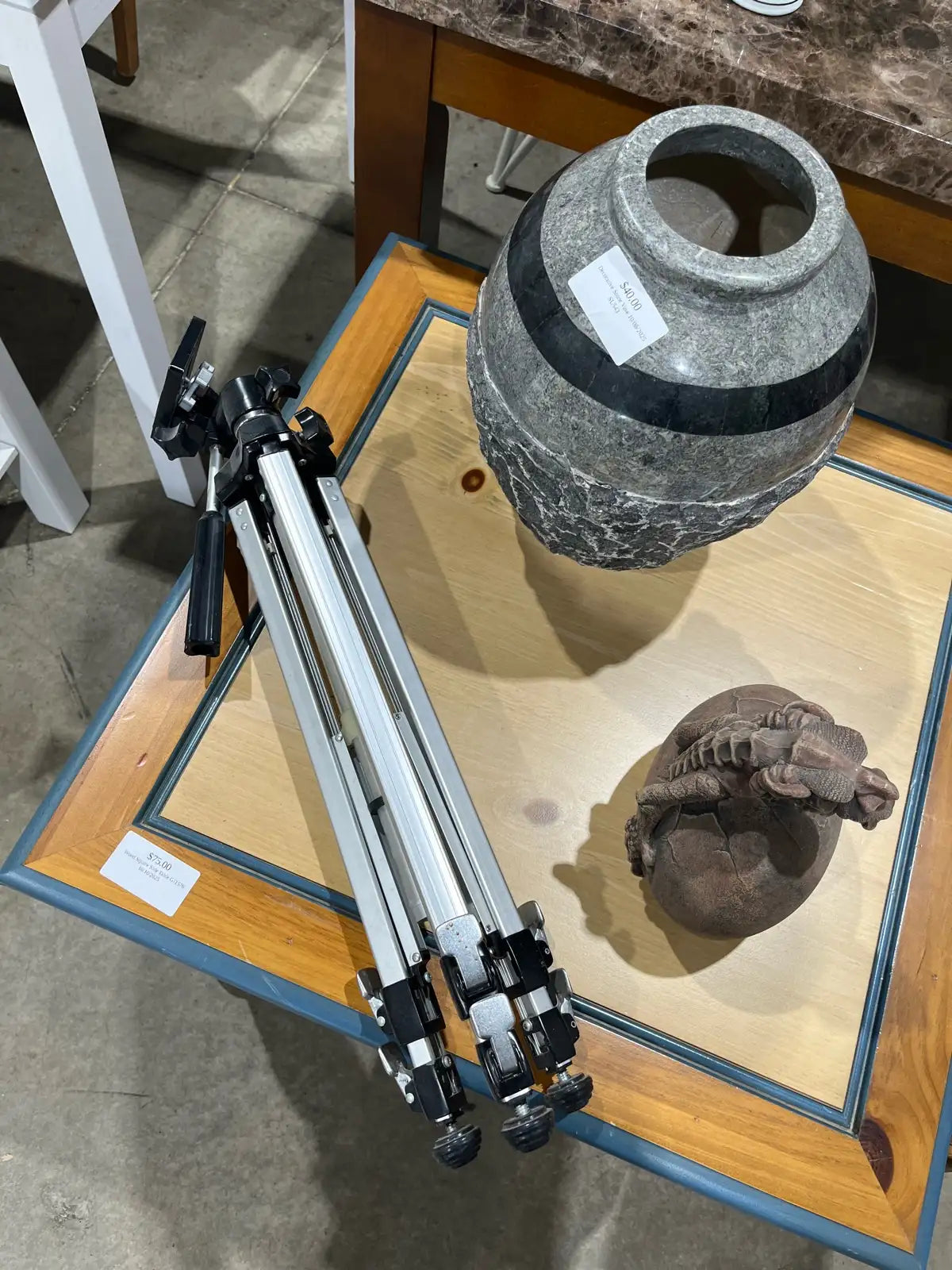 Vintage adjustable tripod made in Taiwan