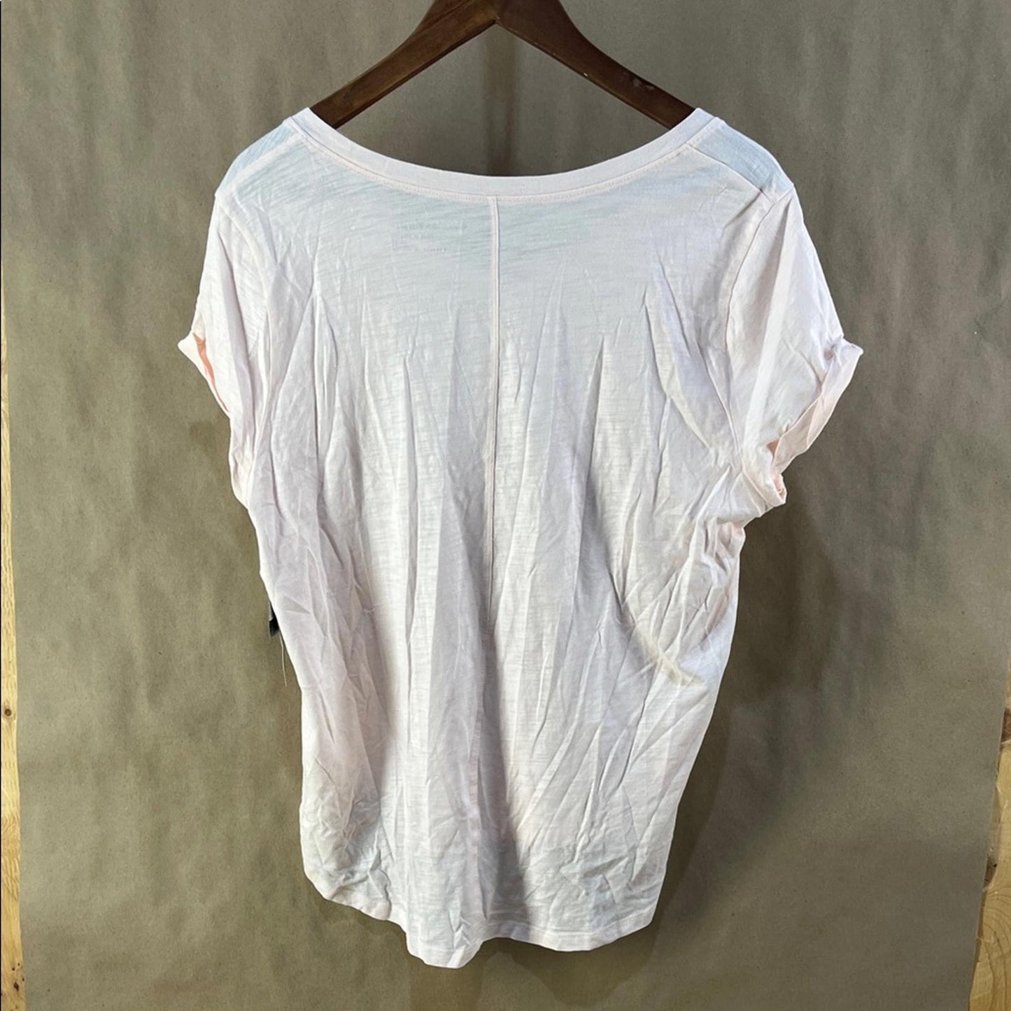 NWT Eddie Bauer Soft Pink Short Sleeve V-Neck Tee (Size L)
