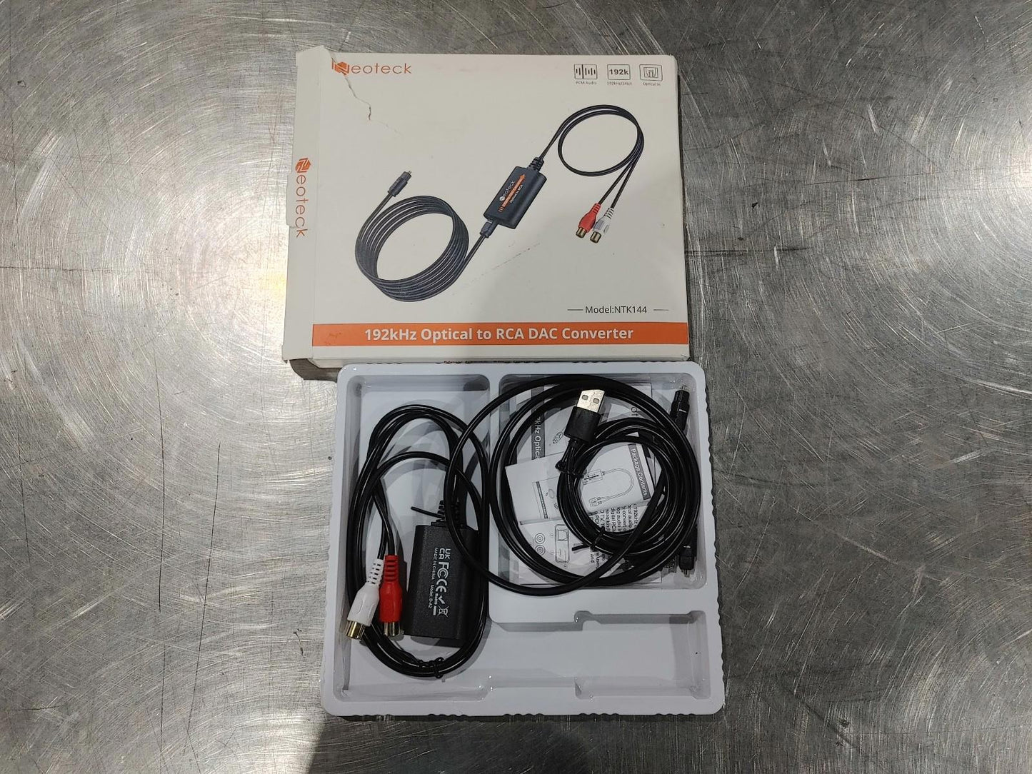 Brand New In Box Neoteck NTK144 Optical Audio to L&R Converter Cable Black