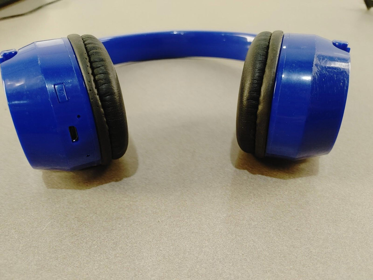Bud Light On-Ear Wireless Bluetooth Headphones Blue - Fair