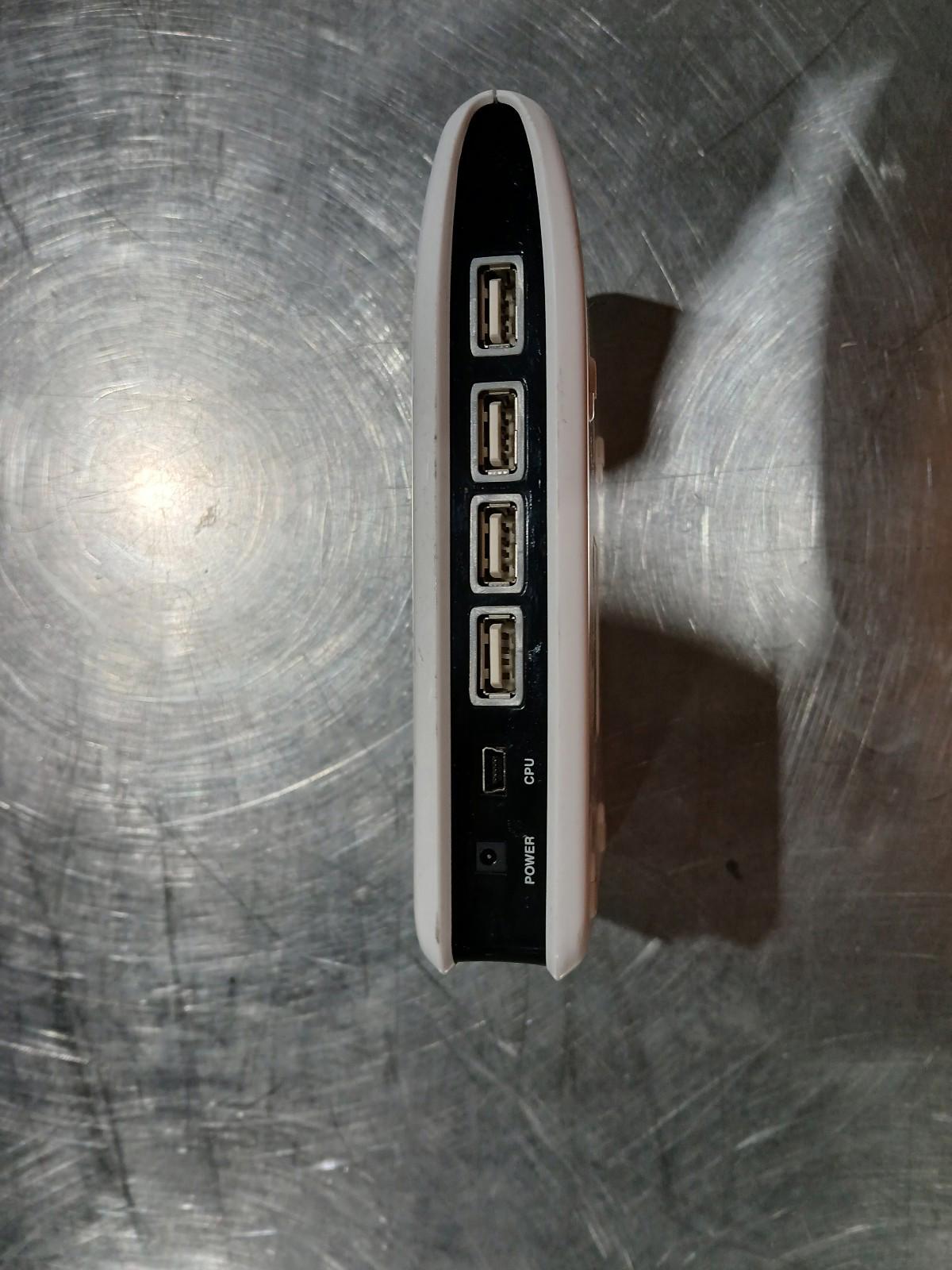 Iogear usb 2.0 Hub and Card Reader