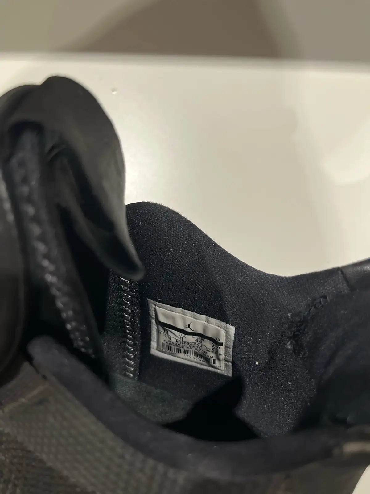 Jordan 33"utility blackout" men’s US10