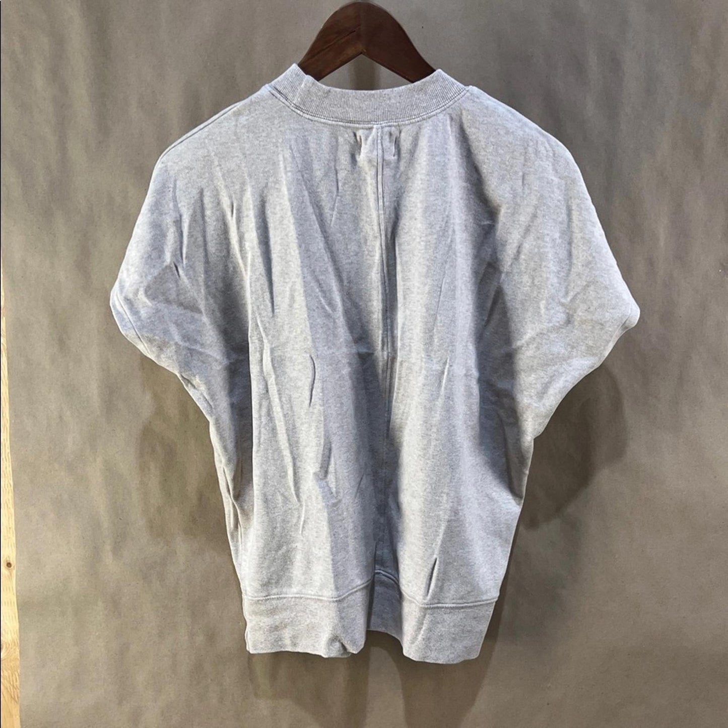 Pact Women’s Gray Short Sleeve Sweatshirt (Size M)