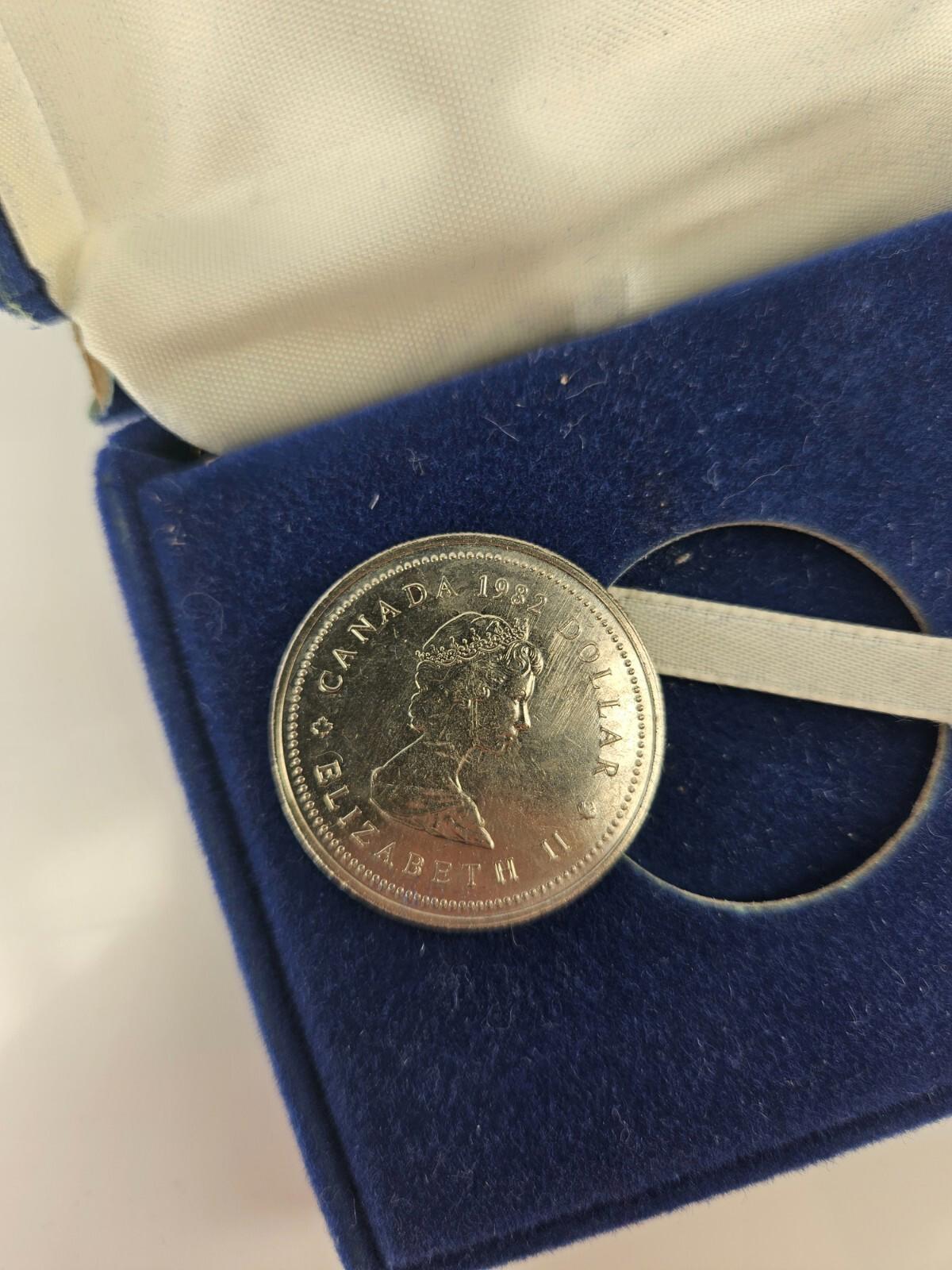 1982 Canada One Dollar Coin 1867 Confederation Constitution