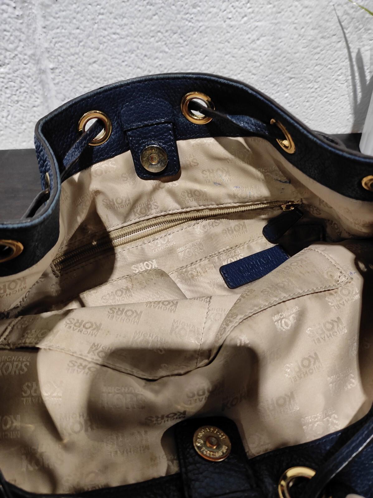 Michael Kors Jules Large Convertible Drawstring Shoulder Bag-Black