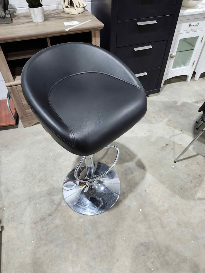 Black/Chrome Adjustable BarStools