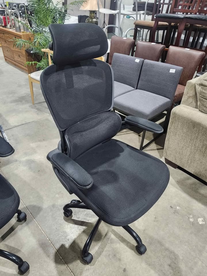 Vinsetto Ergonomic Office Mesh Chair - 2 Available