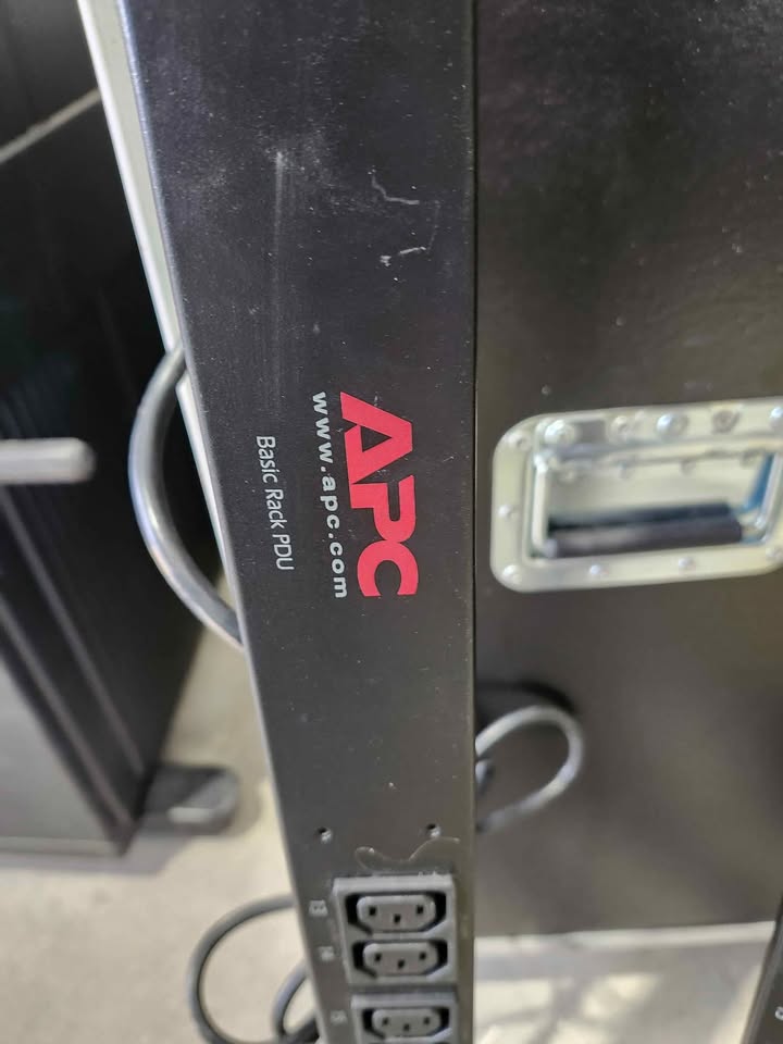 APC AP7552 Basic Rack PDU power distribution unit (PDU) 24 AC outlet - 2 Available