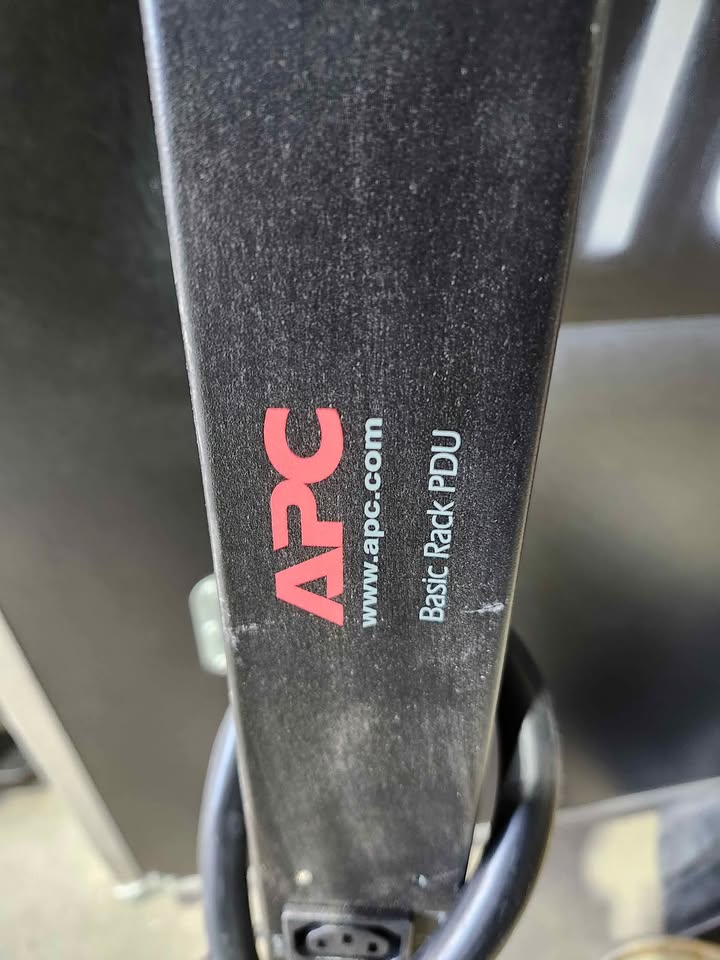 APC AP7541 U30A200/208V Rack PDU 24 Outlet Basic Zero Surge Supressor