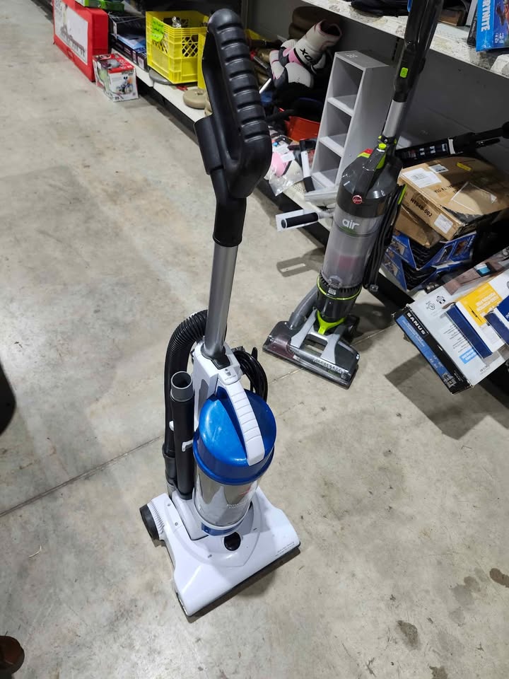 Bissell PowerForce Compact Pet Vacuum Cleaner