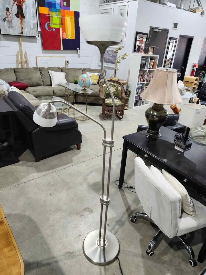 Metal Double Adjustable Floor Lamp with Dimming Features