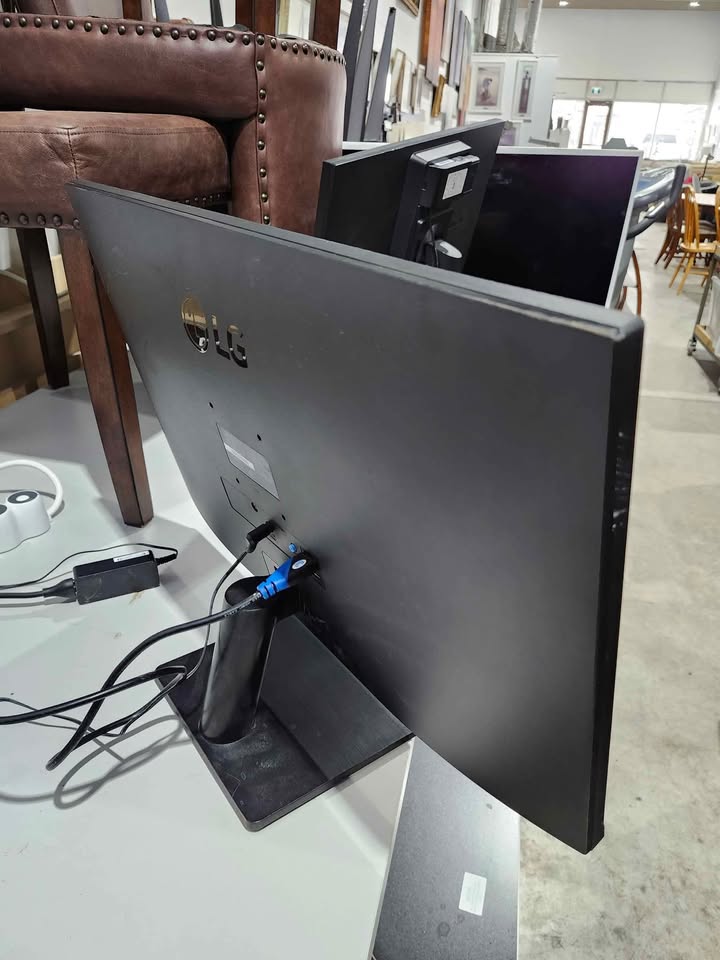 LG 27" IPS Full HD Display Monitor