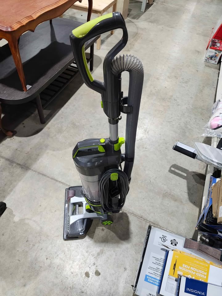 Hoover Air WindTunnel 3 Upright Steerable Vacuum Cleaner