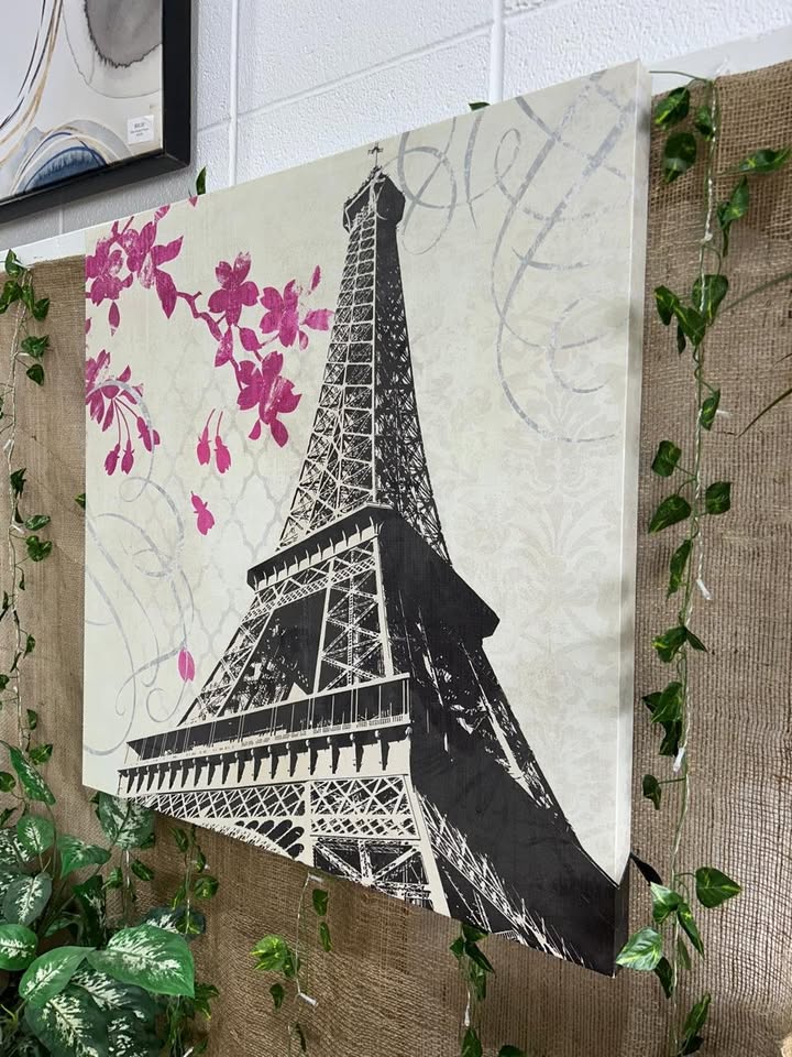 Eiffel Tower Canvas