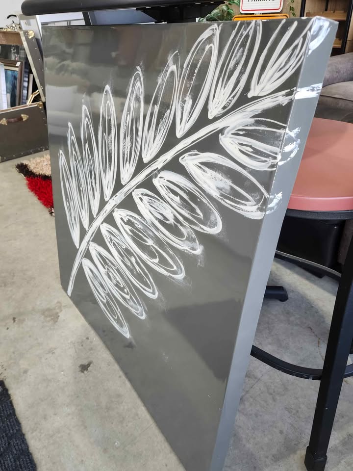 Glossy Acrylic Leaf Canvas 40"