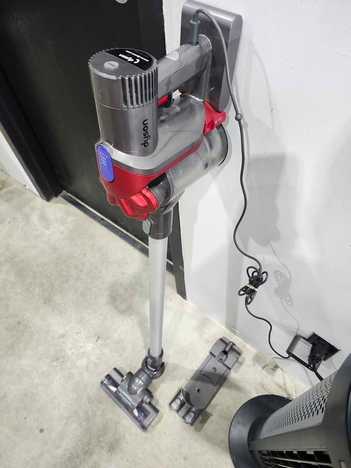 Dyson DC35 Digital Slim Multi Floor Vacuum