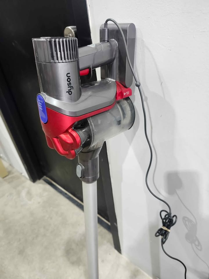 Dyson DC35 Digital Slim Multi Floor Vacuum