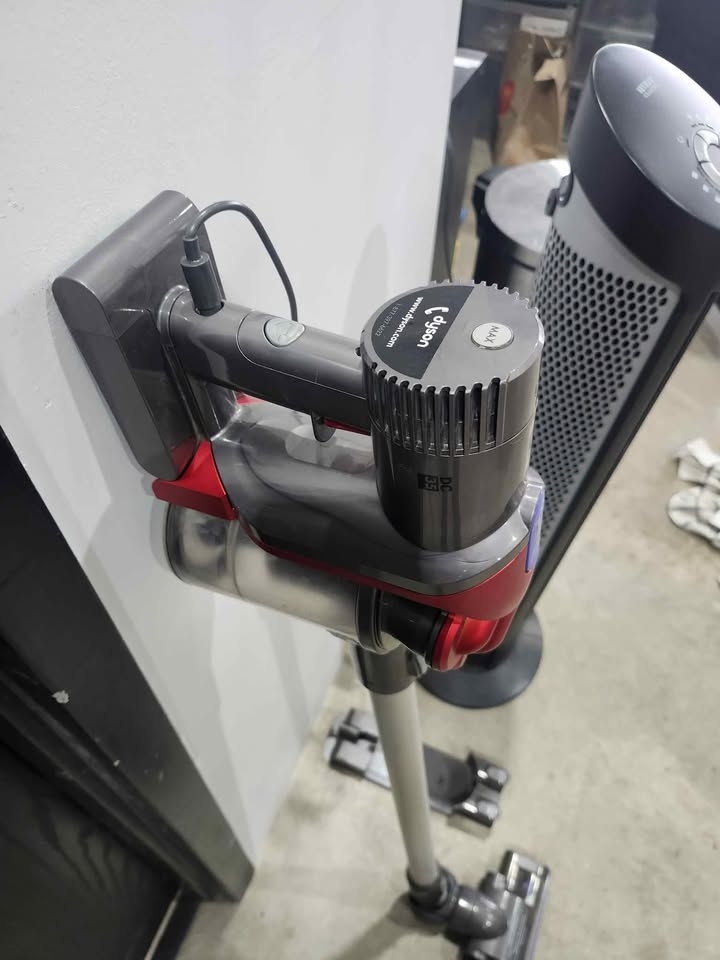Dyson DC35 Digital Slim Multi Floor Vacuum