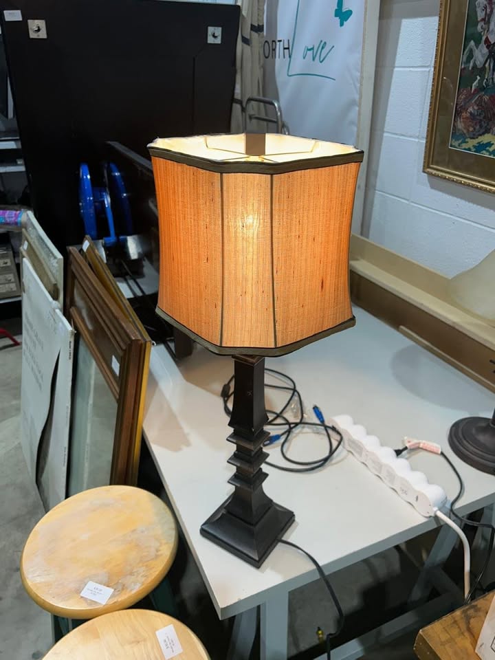 Black Table lamp - 1 available