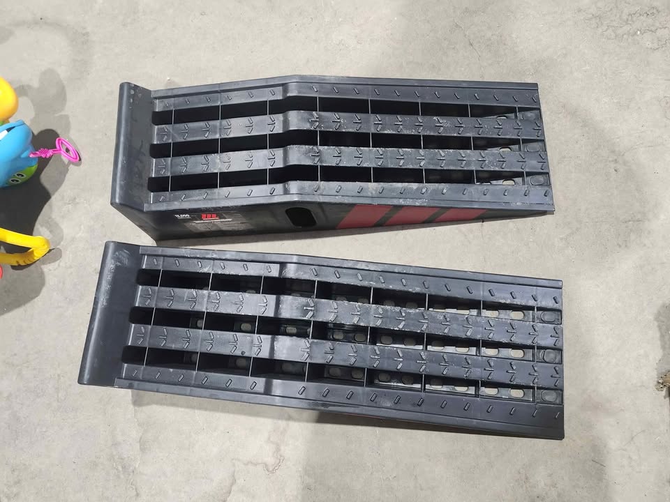 Motomaster Standard Duty Maintenance Ramps 13,000lbs - Pair