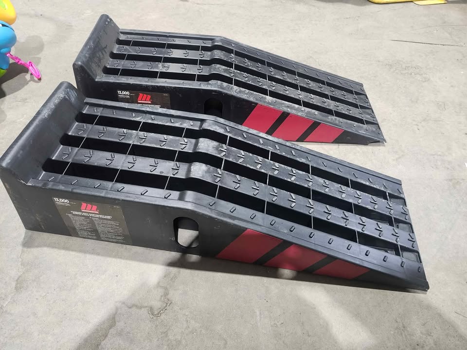 Motomaster Standard Duty Maintenance Ramps 13,000lbs - Pair