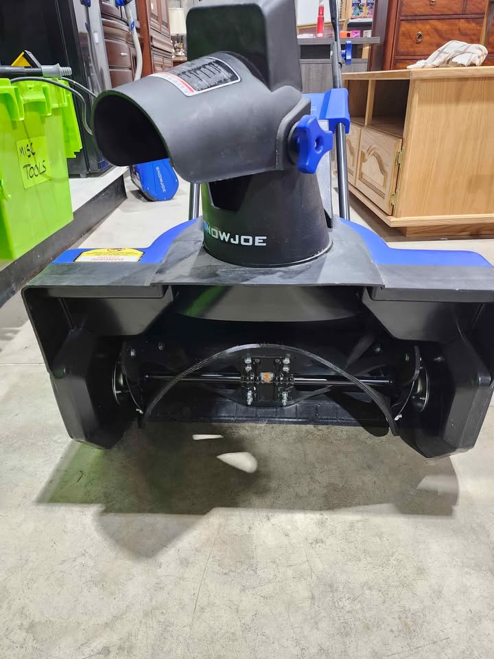 Snow Joe 21-inch - 14-Amp Electric Snow Blower