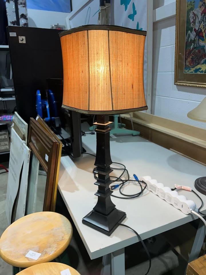 Black Table lamp - 1 available