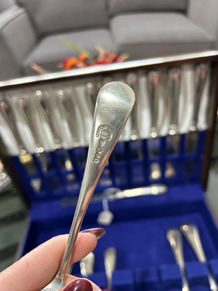 33 Assorted pieces of silver cutlery