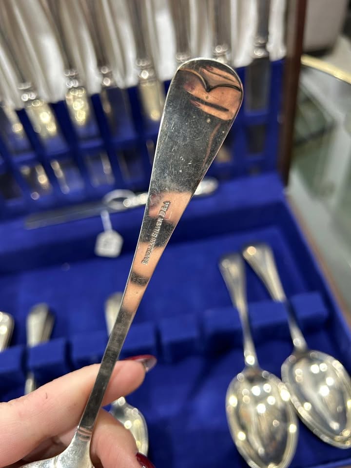 33 Assorted pieces of silver cutlery