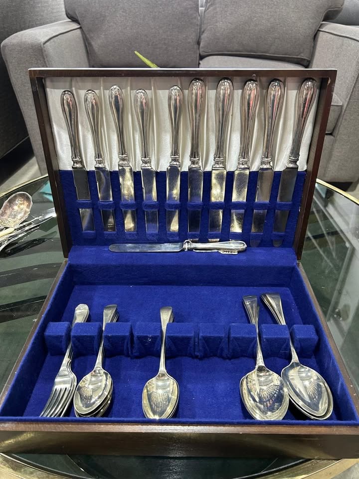 33 Assorted pieces of silver cutlery