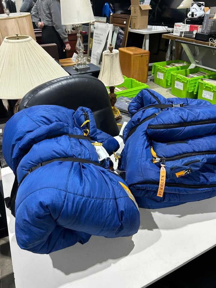KELTY Ridgeway Sleeping Mummy Bags HOLLOFIL II Performance Insulation 35" x 90”- 2 availlable