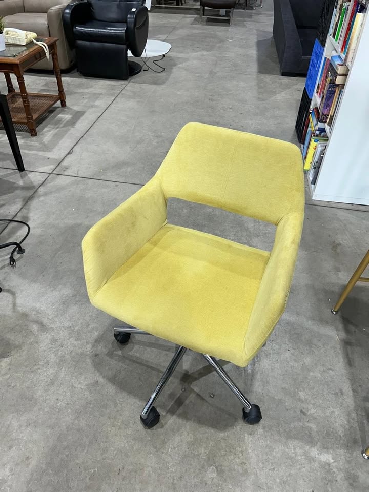 Pastel Yellow Velvet Office Chair