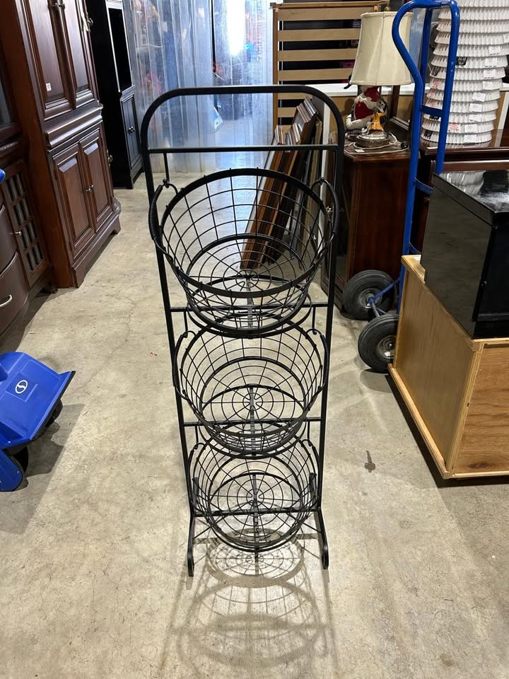 3-tier Market Baskets shelf