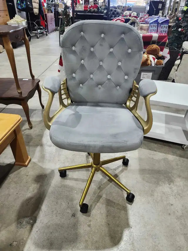 Insetto Elegant Tufted Office Chair