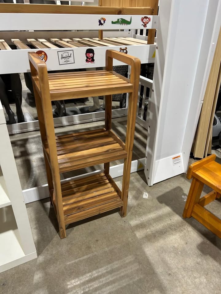 Wooden like shelf unit