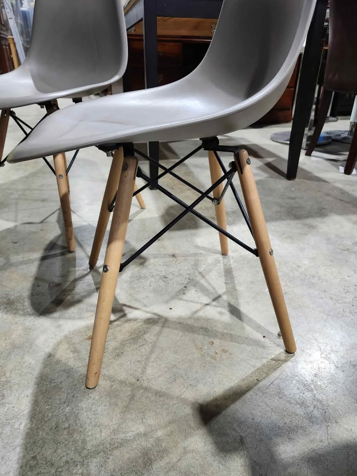 Structube Eiffel Mid-Century-Modern Dining Chair - 2 Available