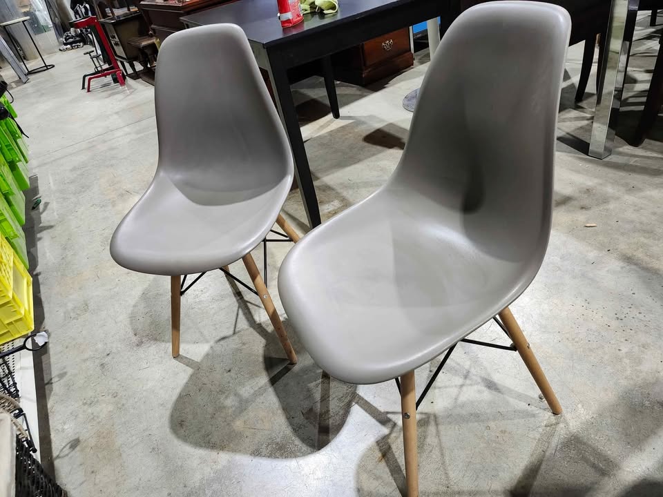 Structube Eiffel Mid-Century-Modern Dining Chair - 2 Available