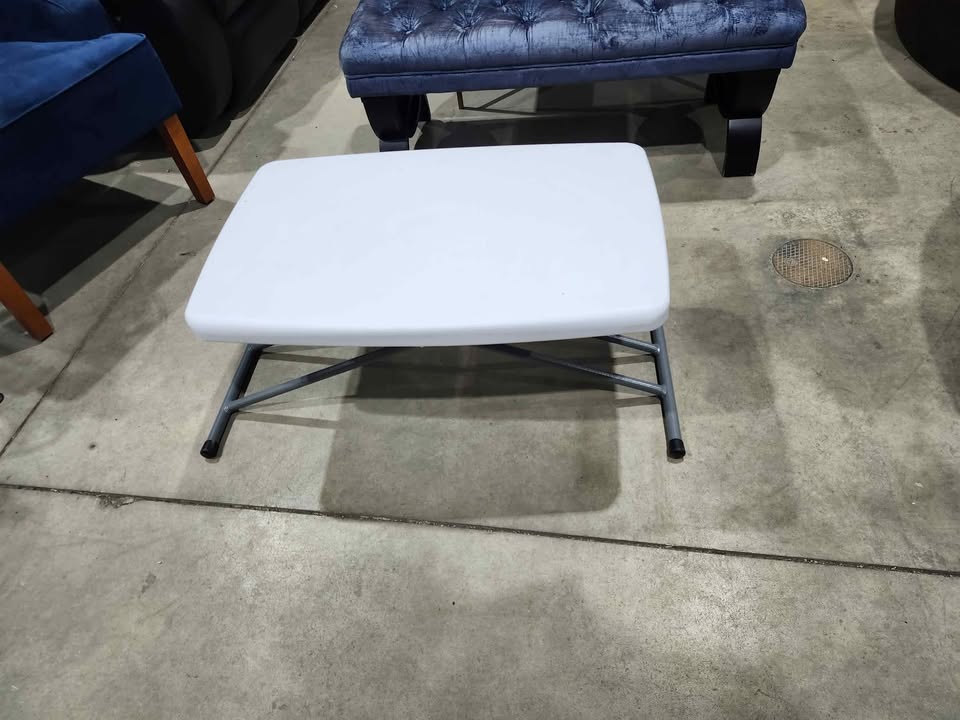 30" Folding/Adjustable Table