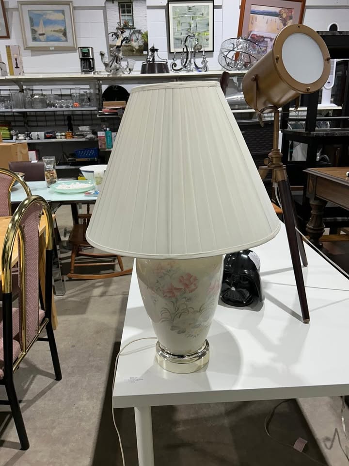 White Floral Base Table Lamp