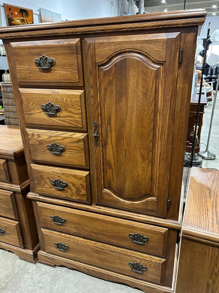 Oak Wood Palliser Chest with Armoire