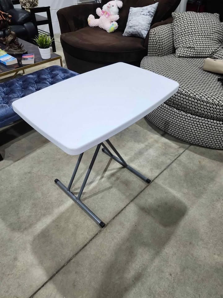 30" Folding/Adjustable Table