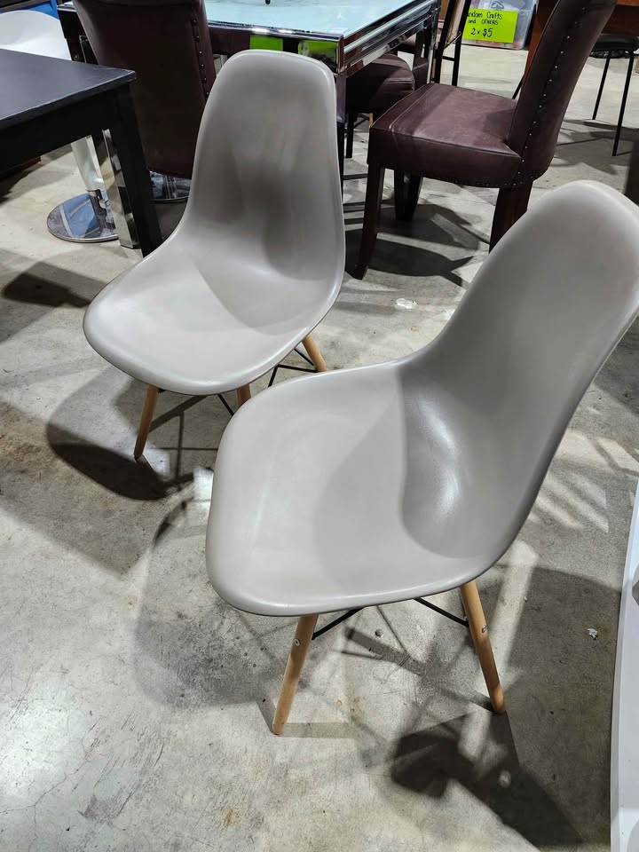 Structube Eiffel Mid-Century-Modern Dining Chair - 2 Available