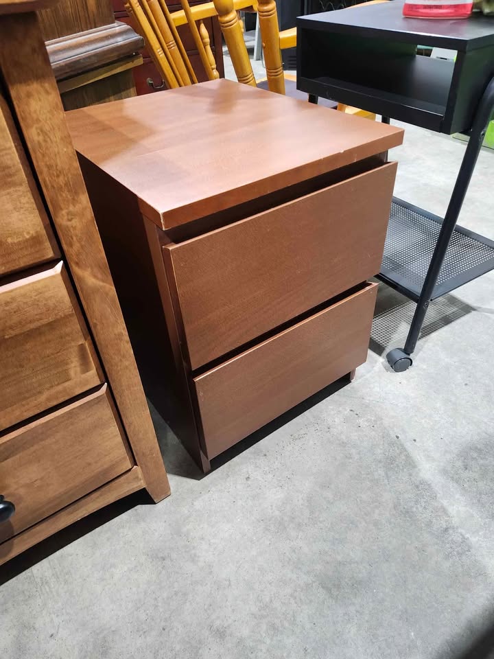 Ikea MALM 2-Drawer Nightstand - Oak Effect